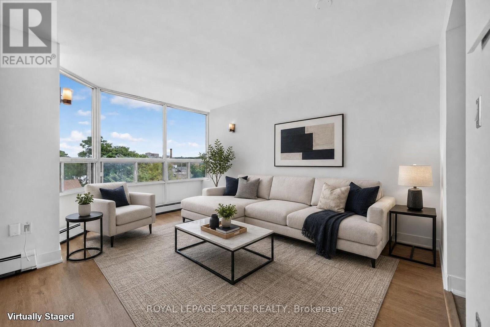 #409 10 JOHN STREET W - 38