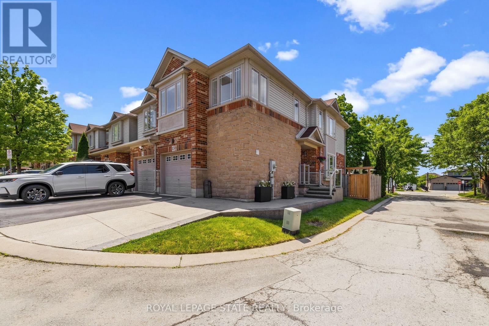 #13 242 UPPER MOUNT ALBION ROAD - 1