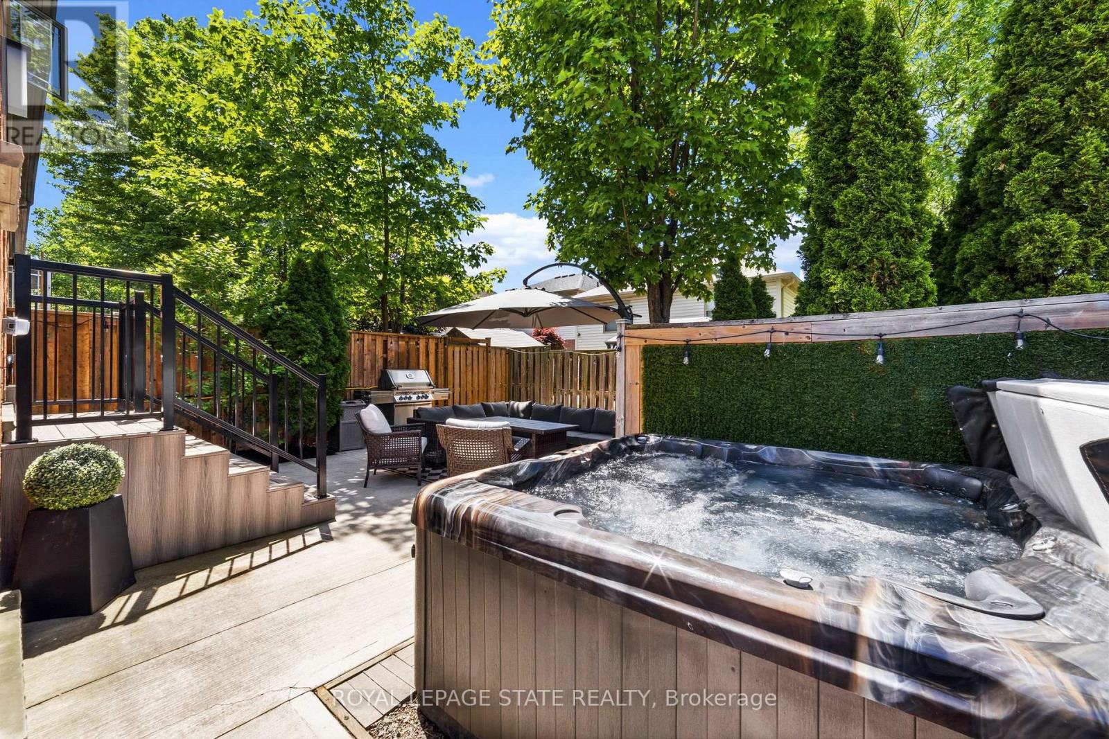 #13 242 UPPER MOUNT ALBION ROAD - 29