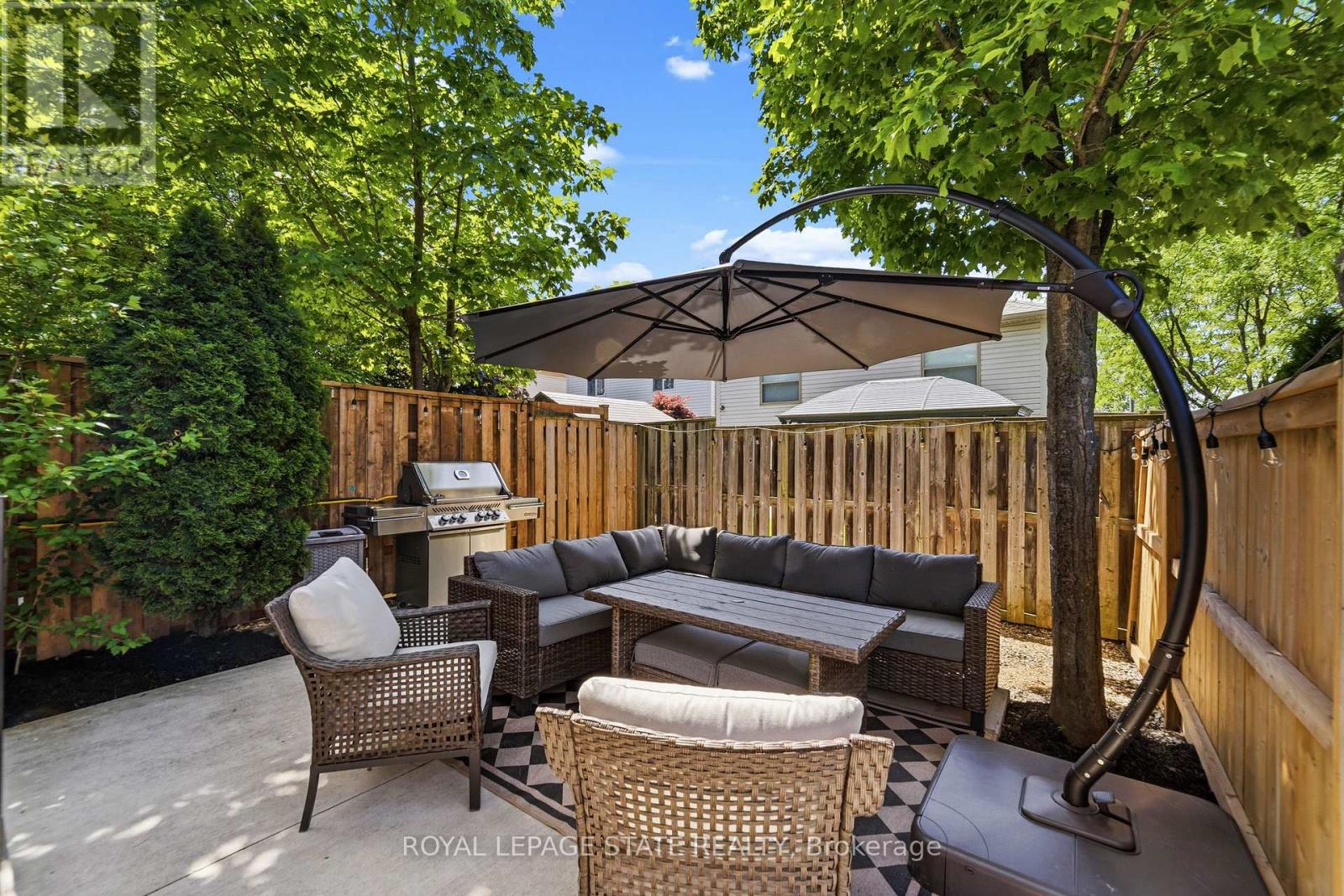 #13 242 UPPER MOUNT ALBION ROAD - 32
