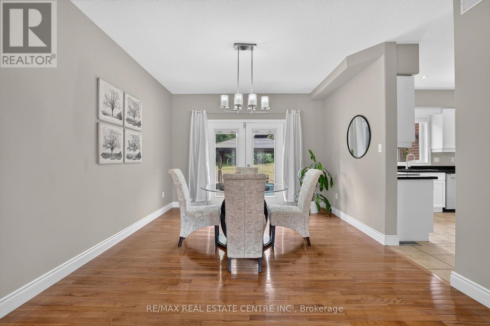 24 BROOKHAVEN CRESCENT - 10