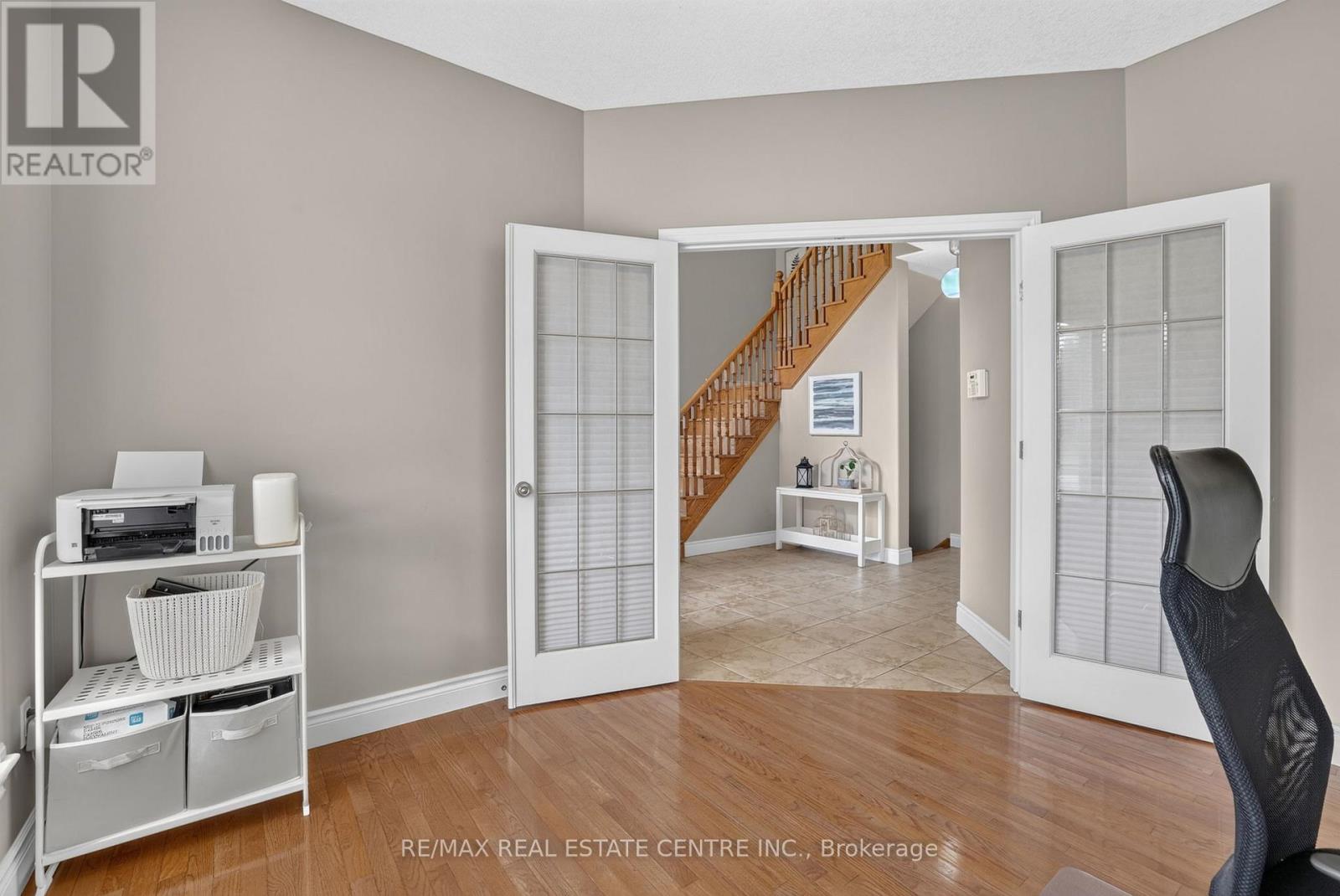 24 BROOKHAVEN CRESCENT - 12
