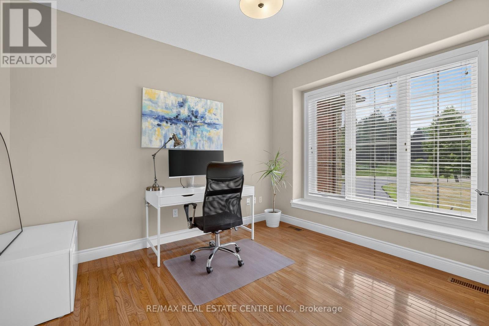 24 BROOKHAVEN CRESCENT - 13
