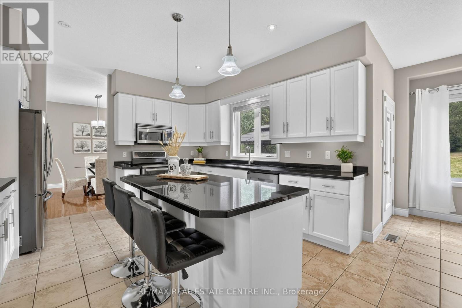 24 BROOKHAVEN CRESCENT - 20