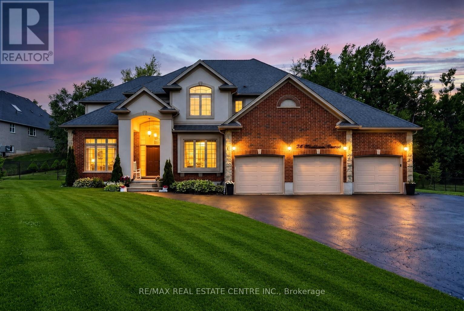 24 BROOKHAVEN CRESCENT - 3