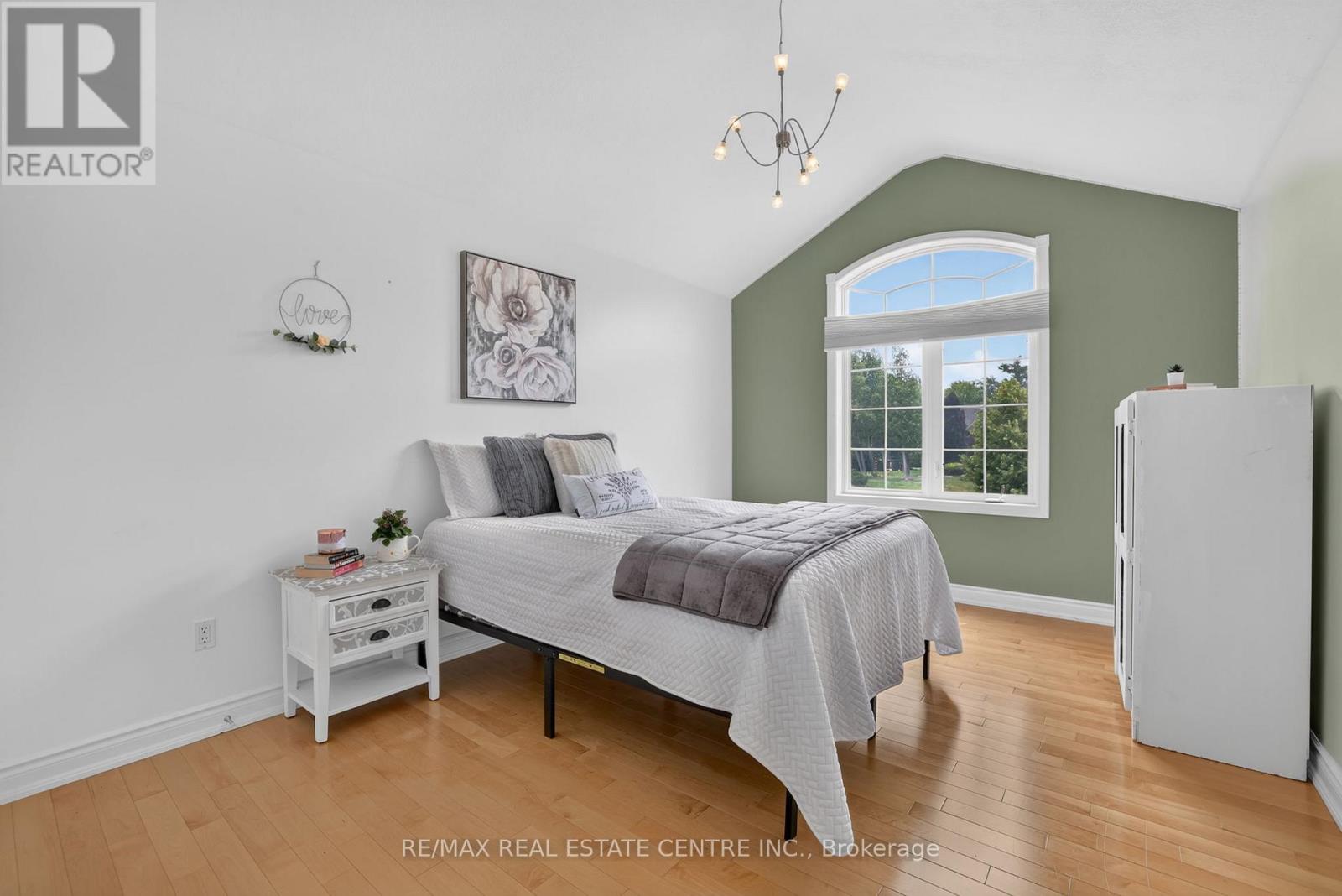 24 BROOKHAVEN CRESCENT - Image 34