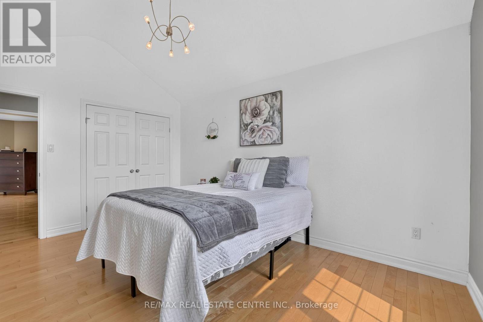 24 BROOKHAVEN CRESCENT - Image 35