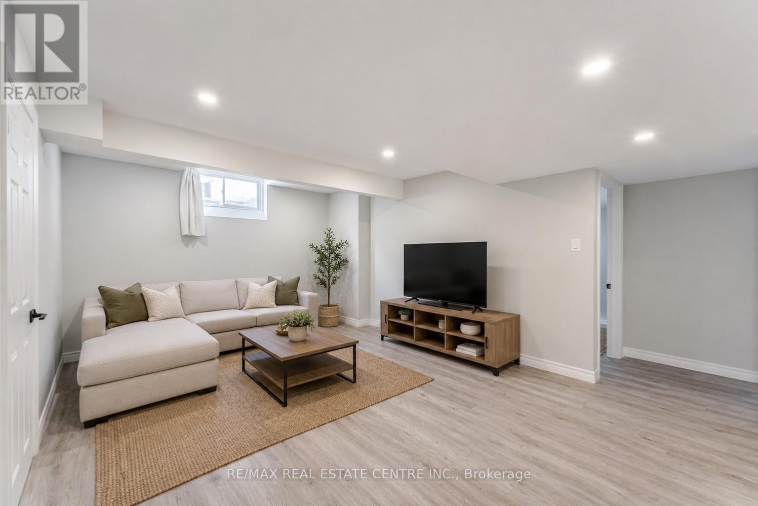 24 BROOKHAVEN CRESCENT - Image 37