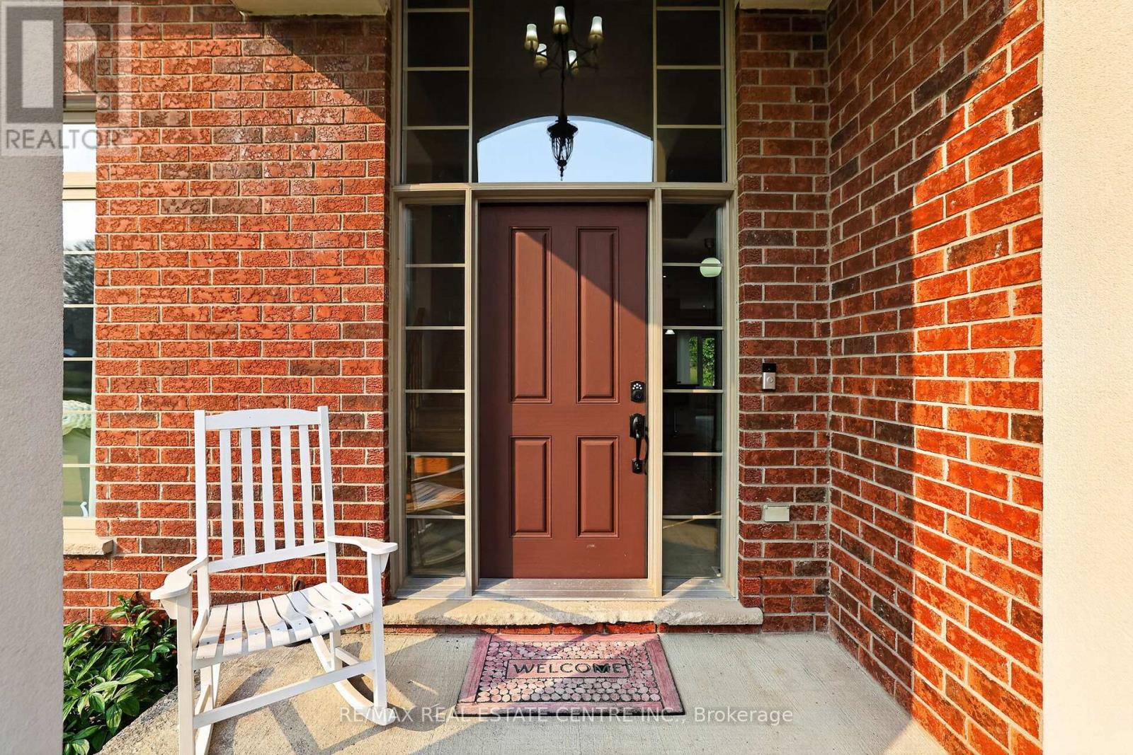 24 BROOKHAVEN CRESCENT - 4