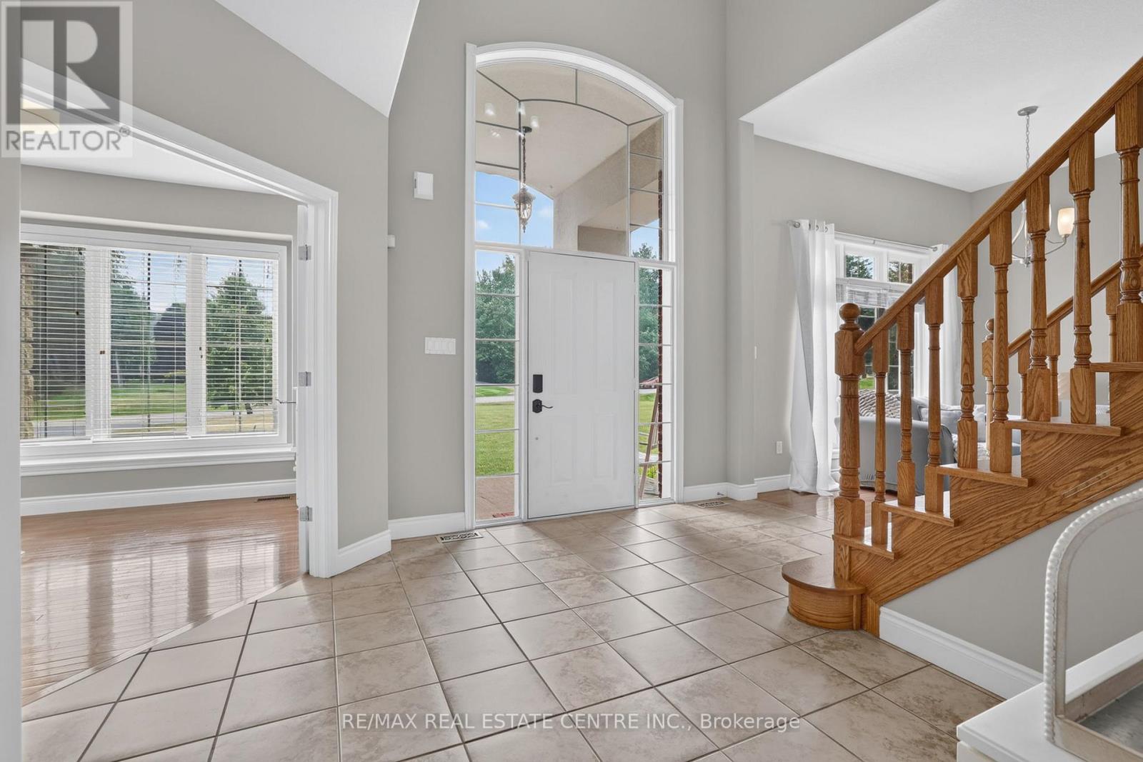 24 BROOKHAVEN CRESCENT - 5
