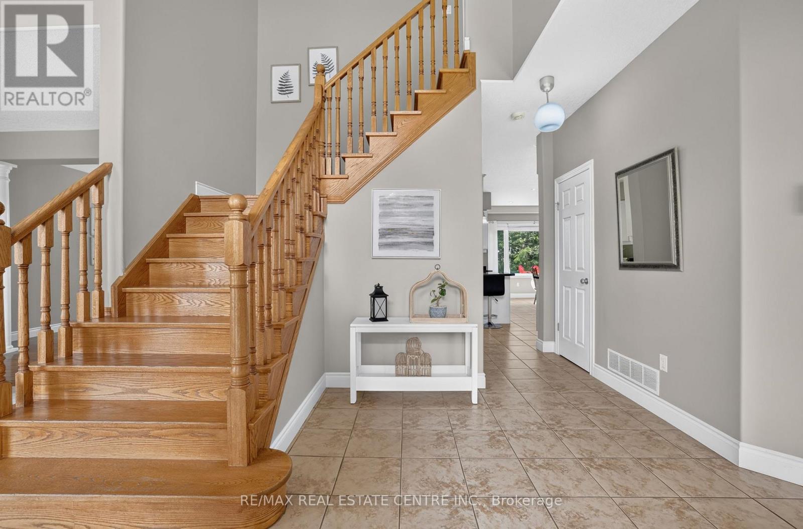 24 BROOKHAVEN CRESCENT - 6