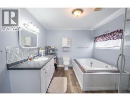 Kitchen - 85 Main Street, Wallaceburg, ON N8A2G7 Photo 14