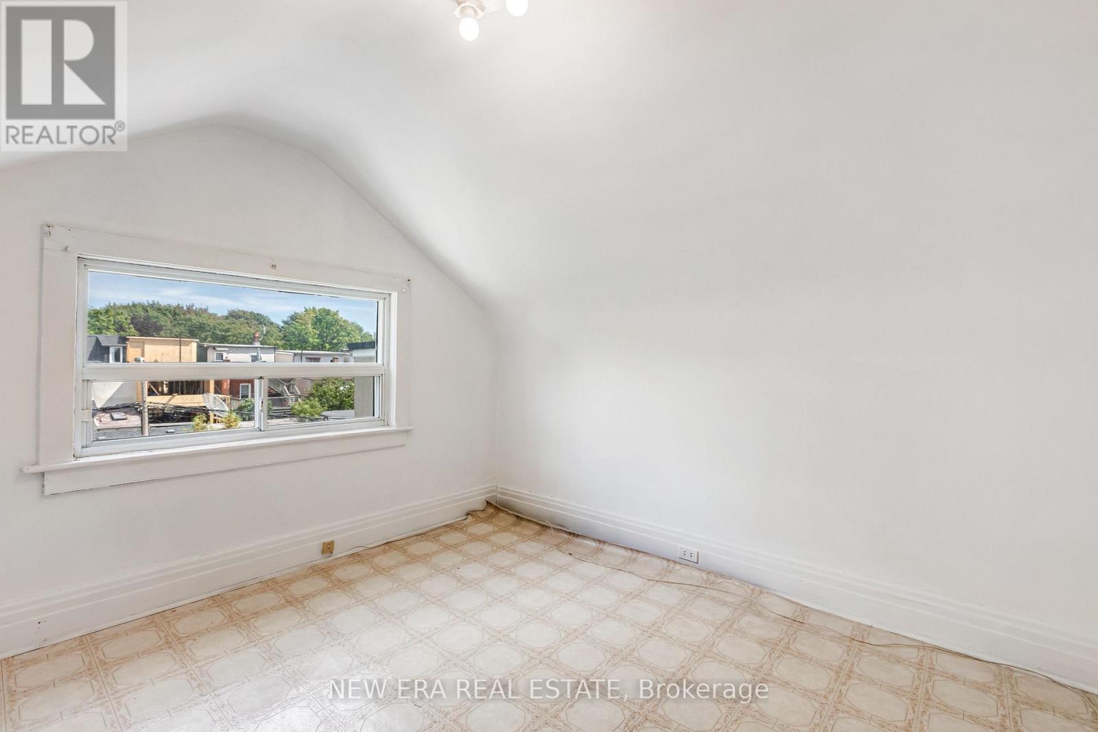 393 OSSINGTON AVENUE - Image 34