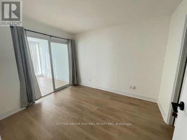 #909 650 QUEENS QUAY W - 19