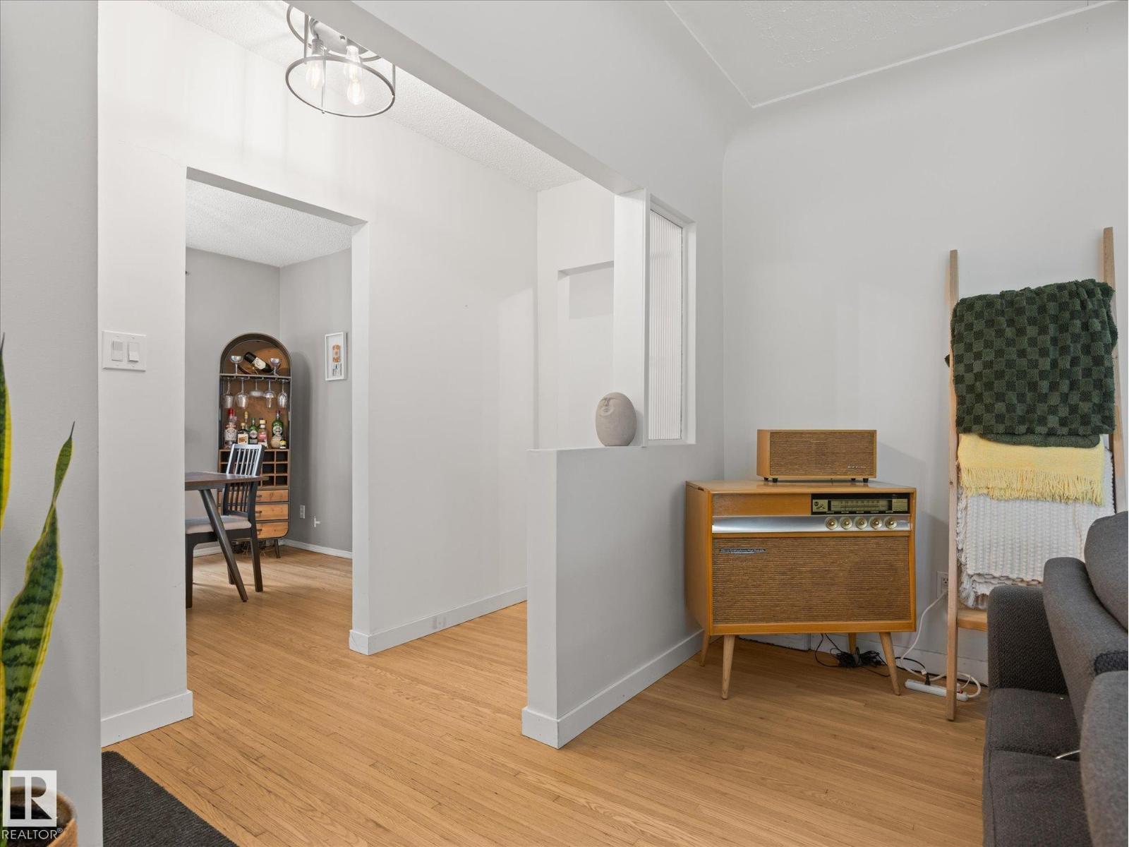 13507 110A AV NW - 10
