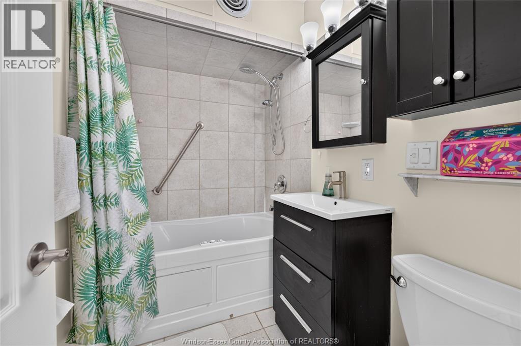 841 Rossini BOULEVARD - 23