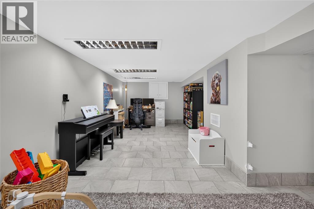 841 Rossini BOULEVARD - Image 27