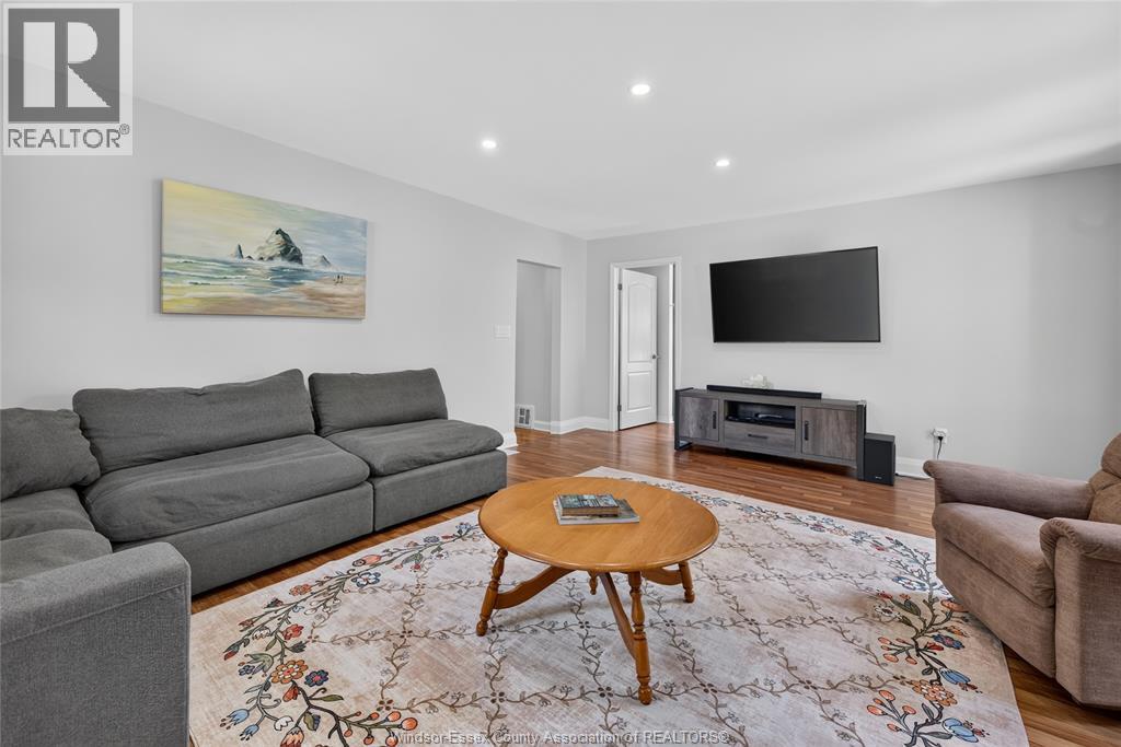 841 Rossini BOULEVARD - Image 21