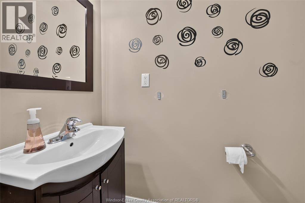 841 Rossini BOULEVARD - 22