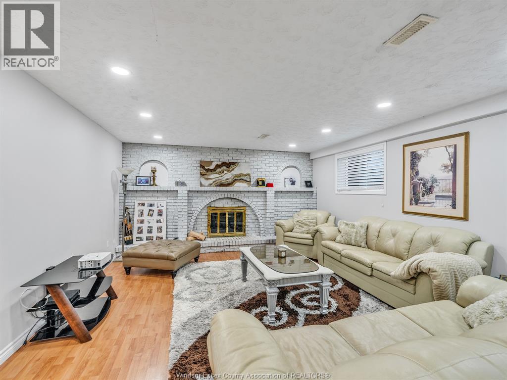 2068 Lesperance - Image 25