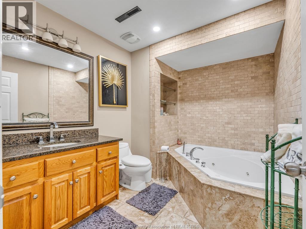 2068 Lesperance - Image 31