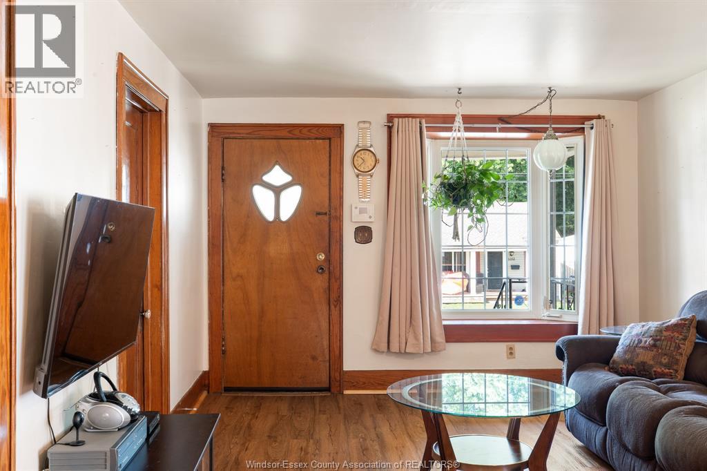 1052 Felix AVENUE - 11