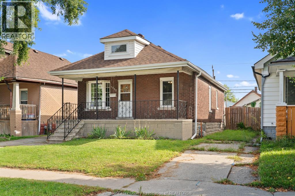 1052 Felix AVENUE, Windsor — photo 2