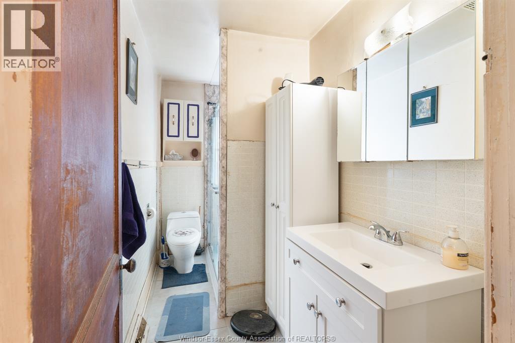 1052 Felix AVENUE - Image 24