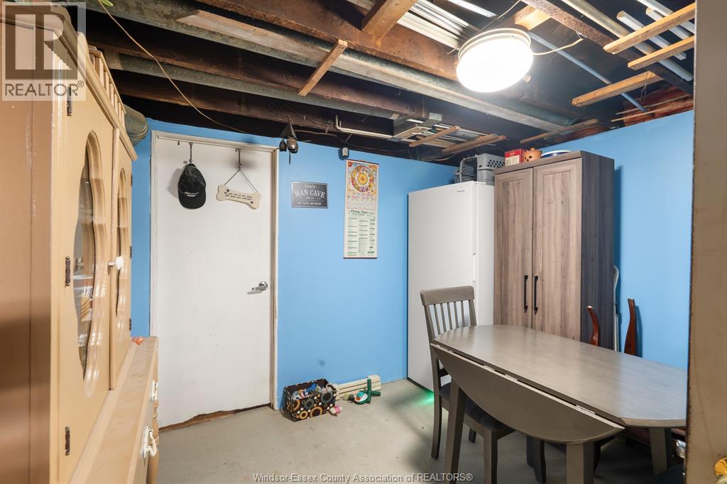 1052 Felix AVENUE - Image 30