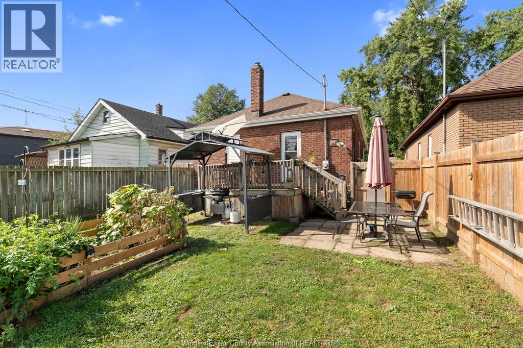 1052 Felix AVENUE - Image 35