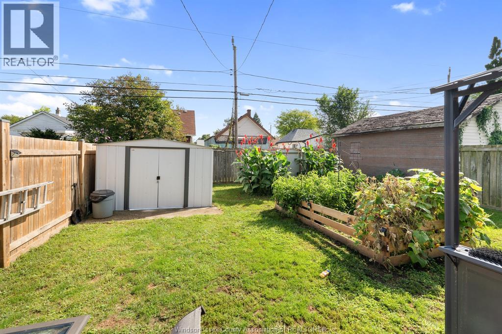 1052 Felix AVENUE - Image 37