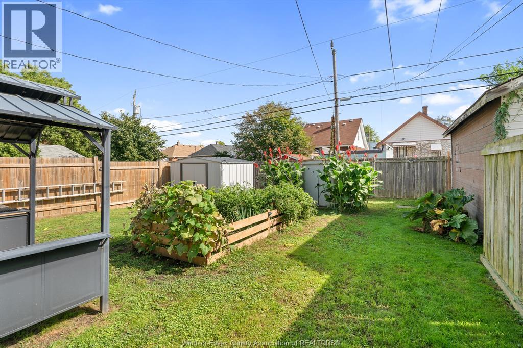 1052 Felix AVENUE - Image 38