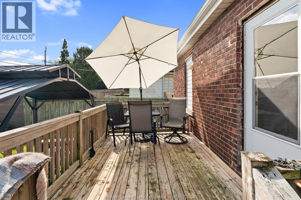 1052 Felix AVENUE - 39
