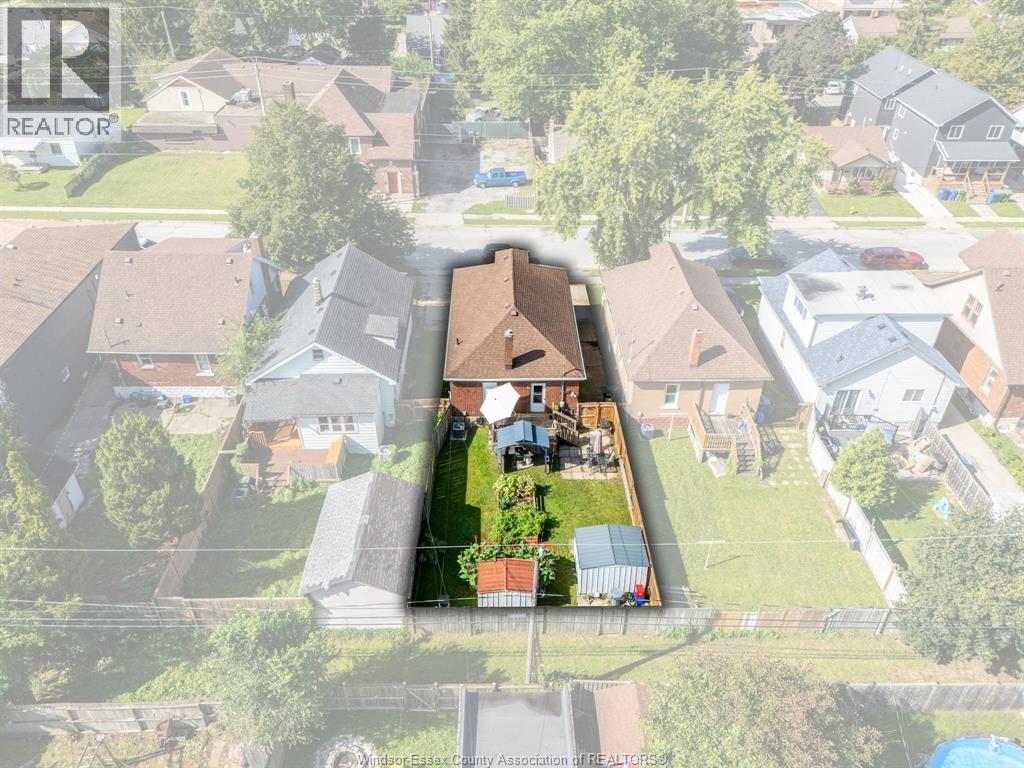 1052 Felix AVENUE, Windsor — photo 7