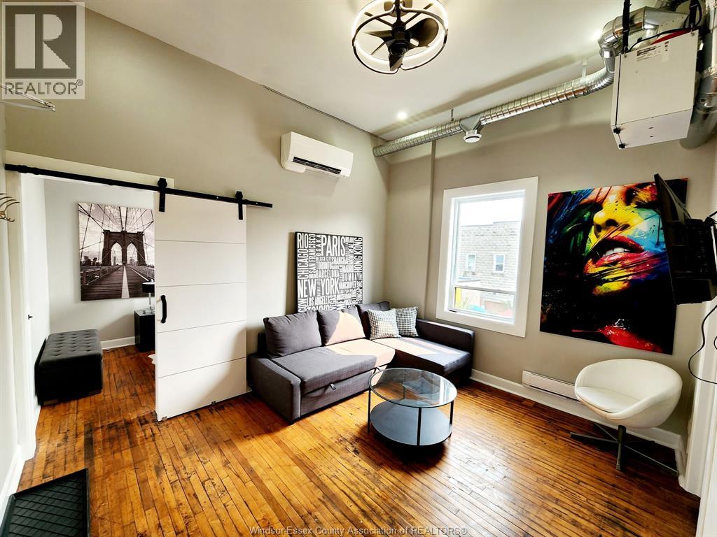 1154 Wyandotte STREET East Unit# 3, Windsor — photo 1