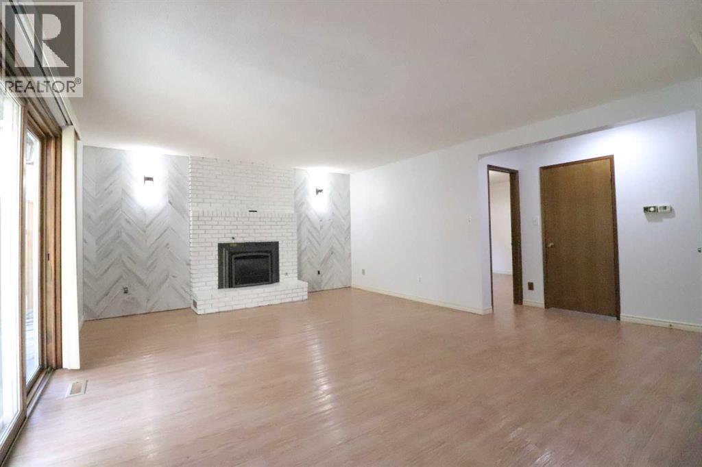 78 Tudor Boulevard S - Image 22