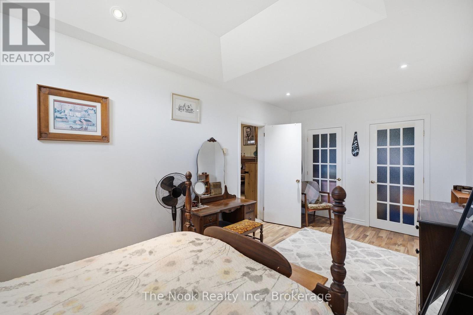 6 CEDAR TERRACE - Image 20