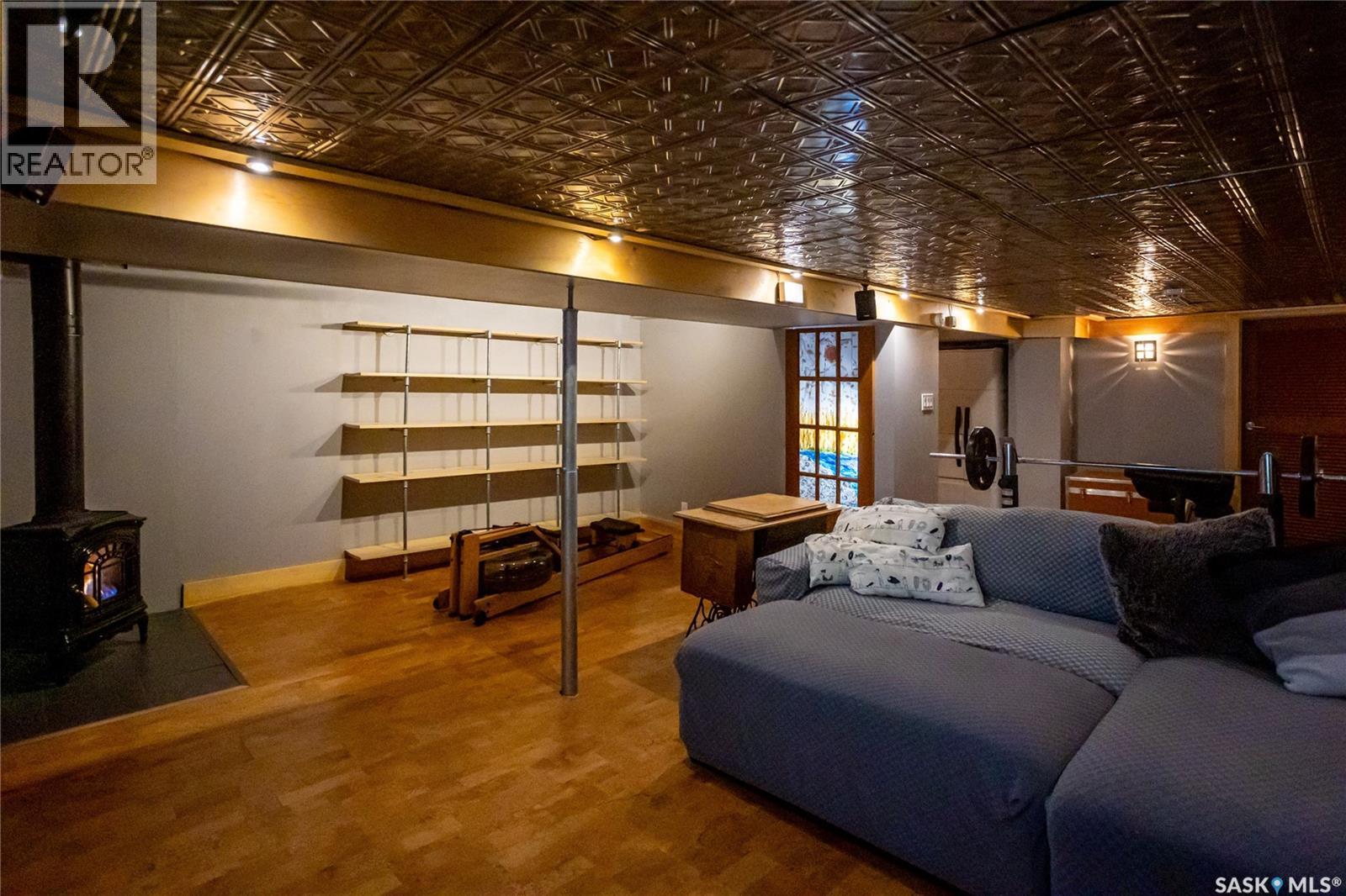 3030 Victoria AVENUE - Image 32