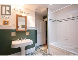 3030 Victoria Avenue, Regina, SK S4T1K9 Photo 22
