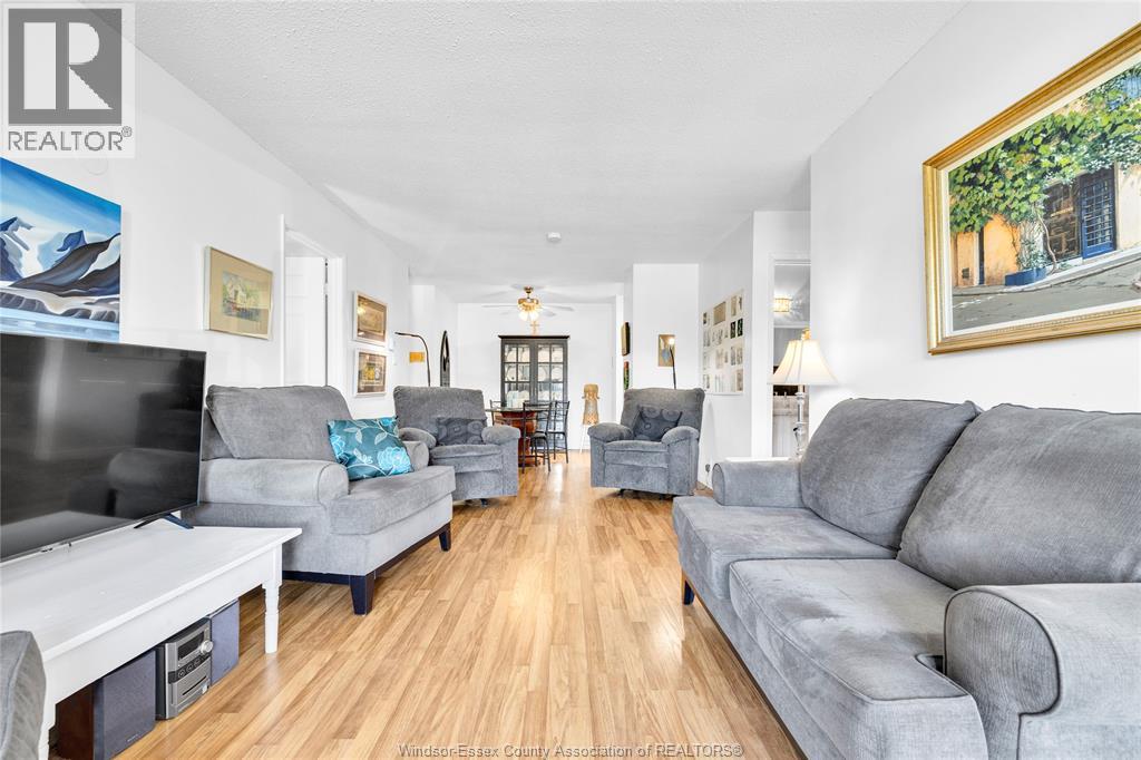 #A205 12 Montgomery - 15