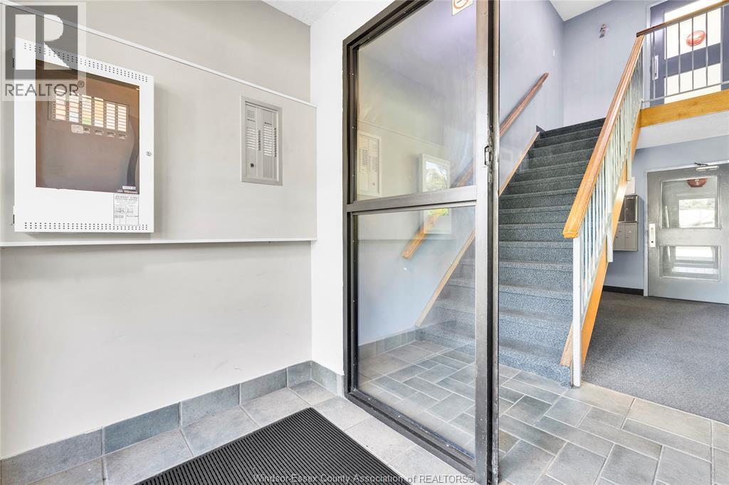 #A205 12 Montgomery - 4