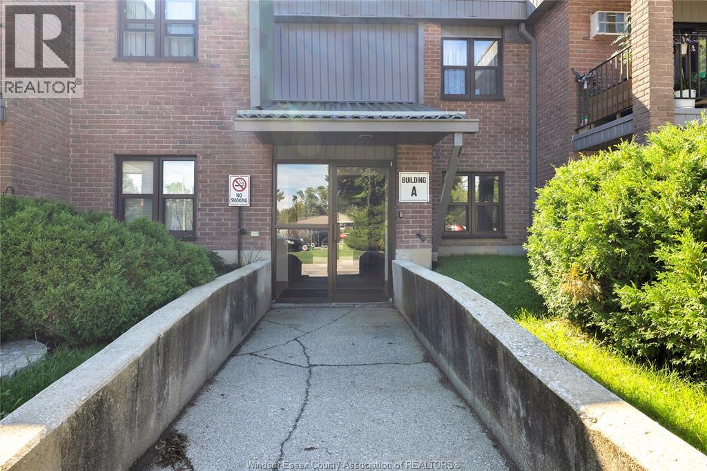 #A205 12 Montgomery - 3