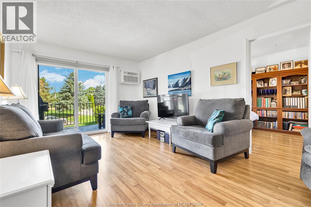 #A205 12 Montgomery - 14
