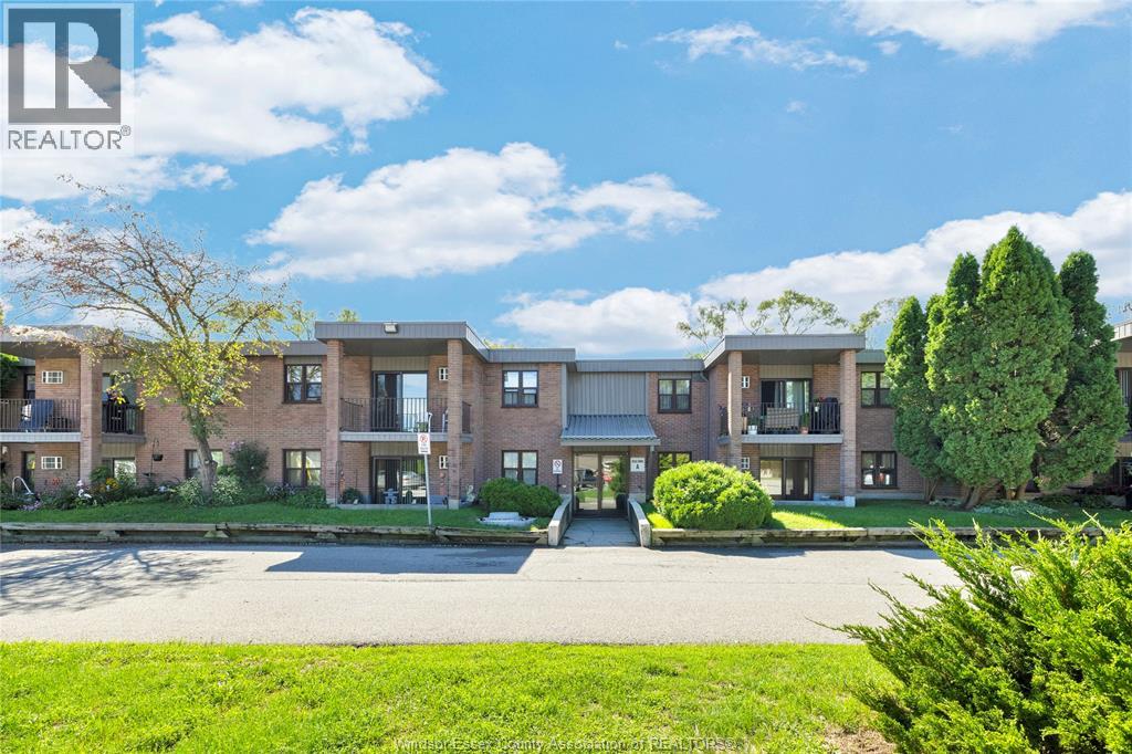 #A205 12 Montgomery - 2
