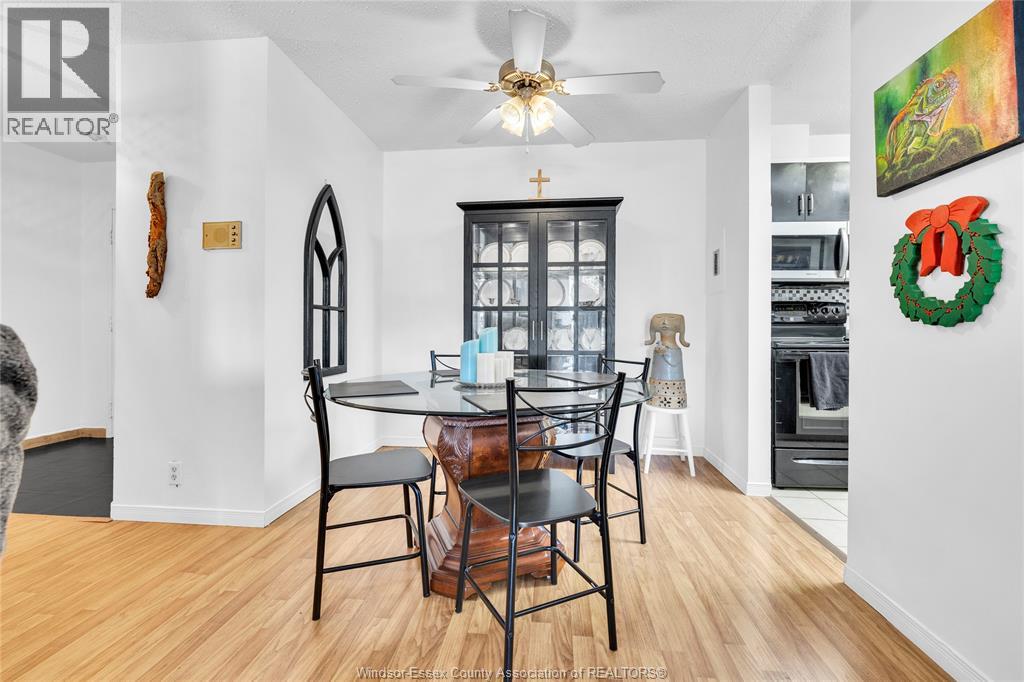#A205 12 Montgomery - 12