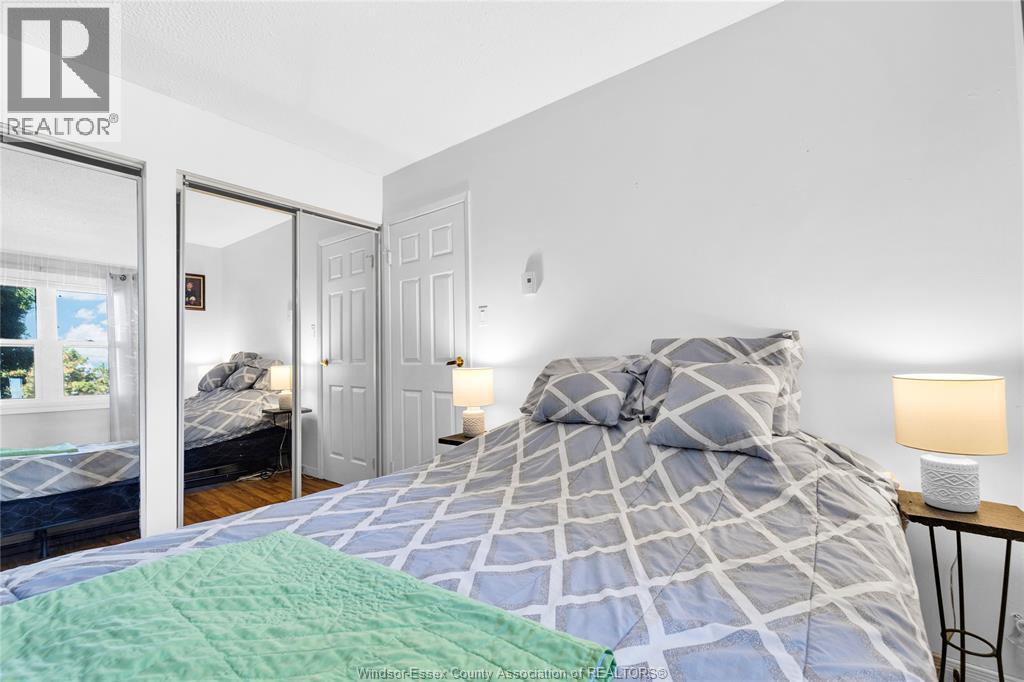 #A205 12 Montgomery - Image 25