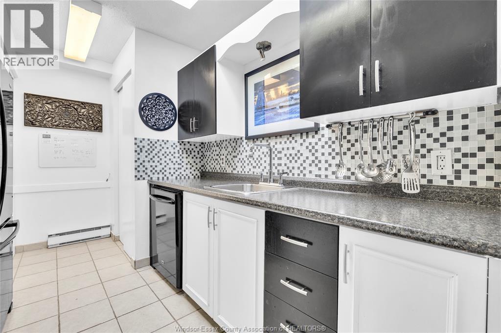#A205 12 Montgomery - Image 17