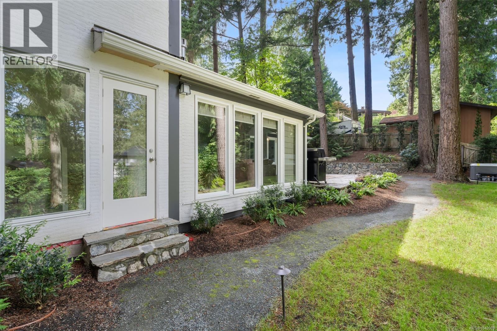 4661 Amblewood Dr - Image 39