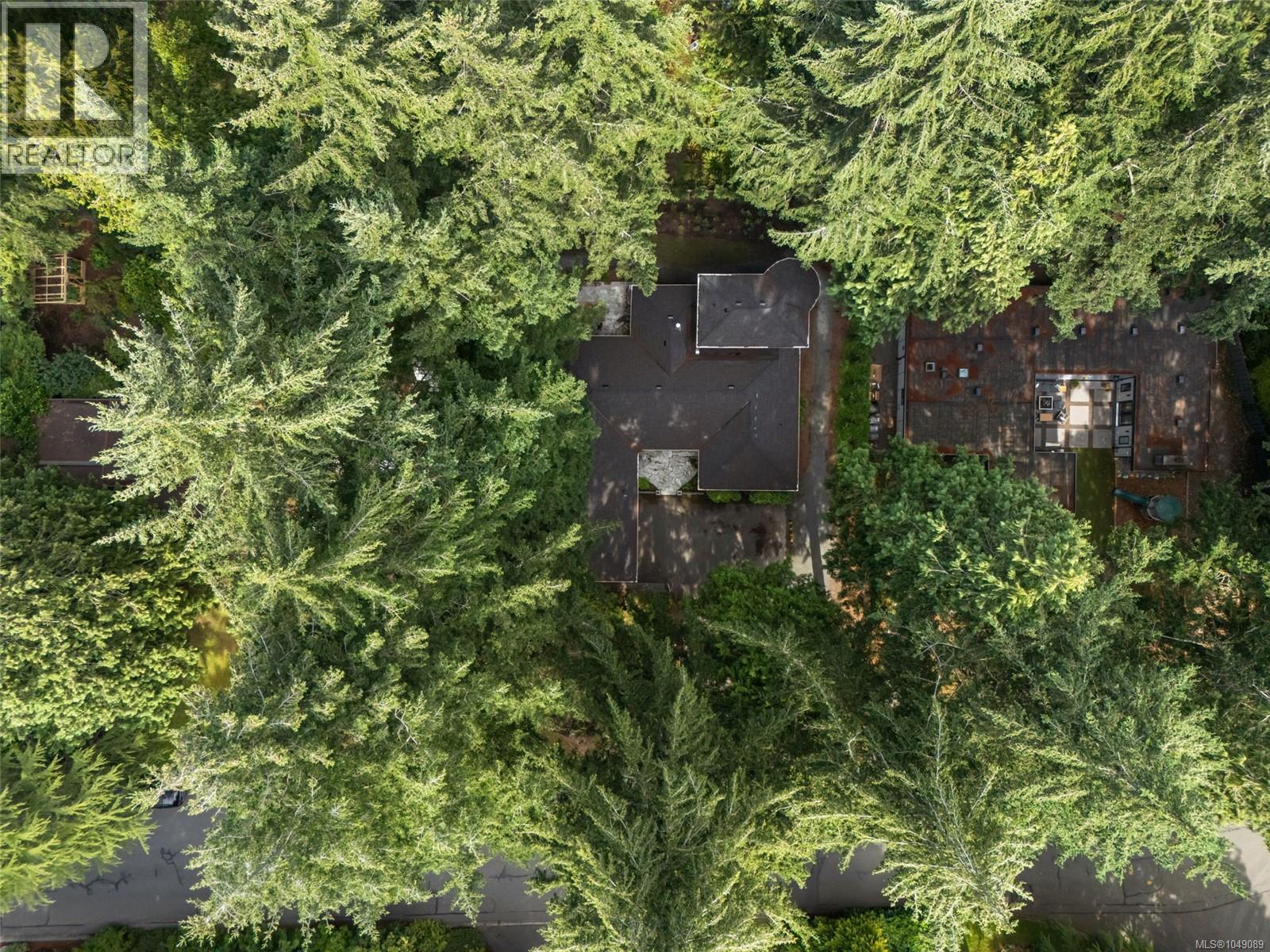 4661 Amblewood Dr - Image 43