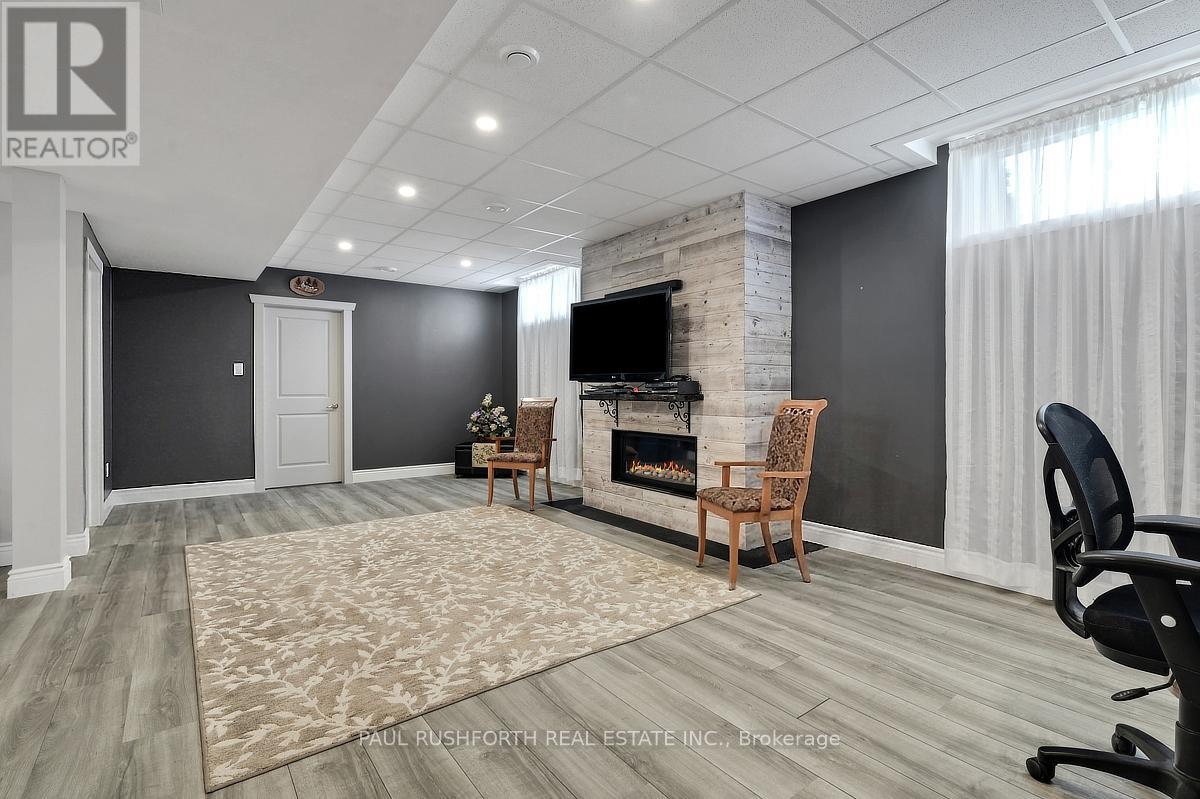 353 TRILLIUM CIRCLE - Image 24